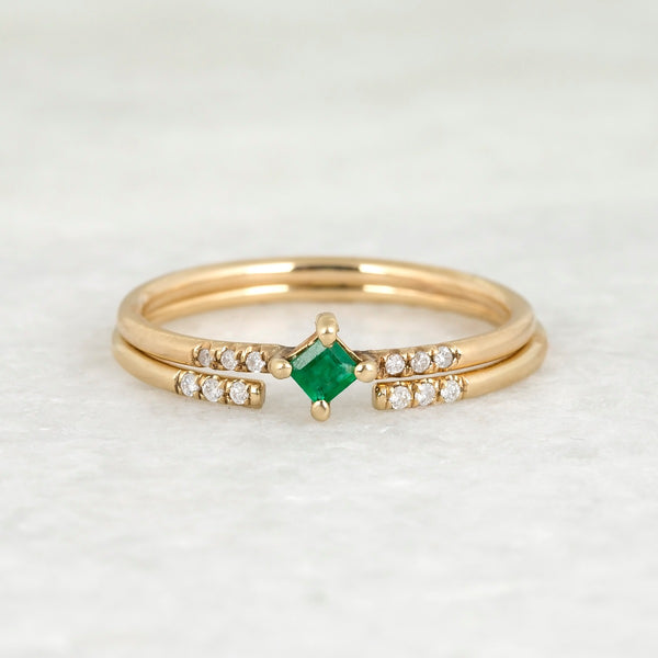 Emerald Point Equilibrium Ring